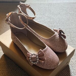 NIB Glittery Pink Kids Shoes with Bow and Rhinestone Detail Size 12